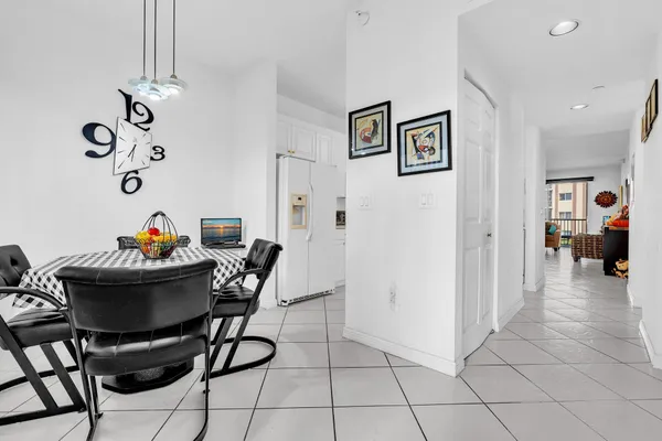 $179,000 | 7623 Southampton Terrace, Unit 211, Tamarac, FL 33321