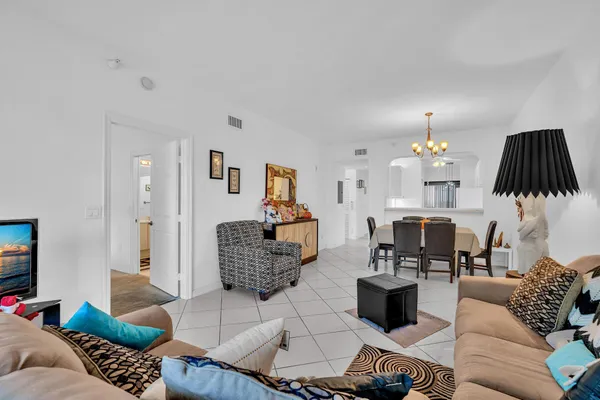 $179,000 | 7623 Southampton Terrace, Unit 211, Tamarac, FL 33321