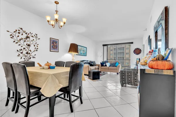 $179,000 | 7623 Southampton Terrace, Unit 211, Tamarac, FL 33321