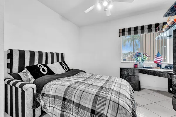 $179,000 | 7623 Southampton Terrace, Unit 211, Tamarac, FL 33321