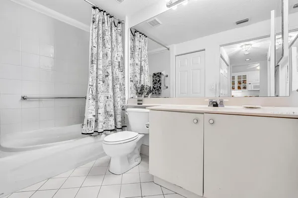 $179,000 | 7623 Southampton Terrace, Unit 211, Tamarac, FL 33321