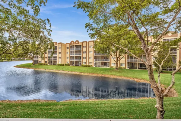 $179,000 | 7623 Southampton Terrace, Unit 211, Tamarac, FL 33321