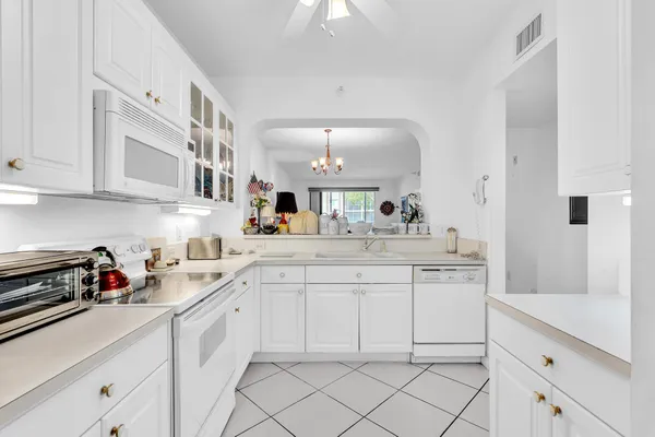 $179,000 | 7623 Southampton Terrace, Unit 211, Tamarac, FL 33321