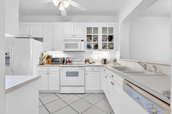 $179,000 | 7623 Southampton Terrace, Unit 211, Tamarac, FL 33321