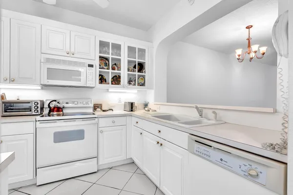 $179,000 | 7623 Southampton Terrace, Unit 211, Tamarac, FL 33321