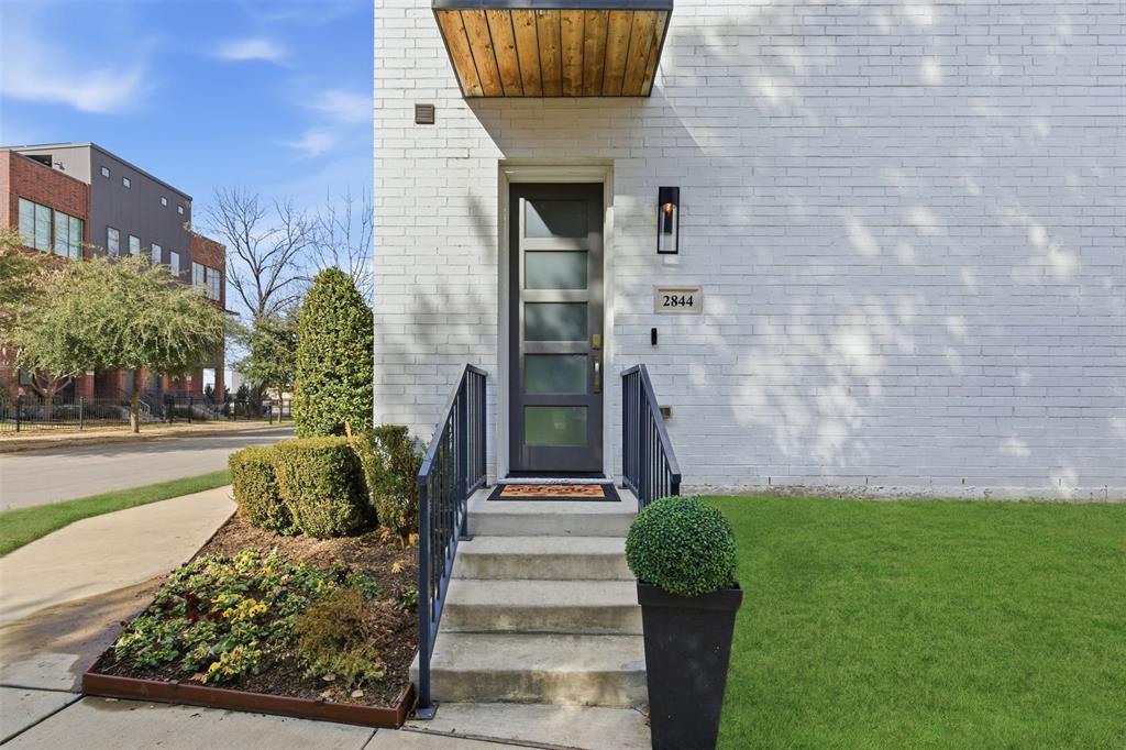 2844 Wingate Street Fort Worth, TX 76107 - Photo 3 of 35