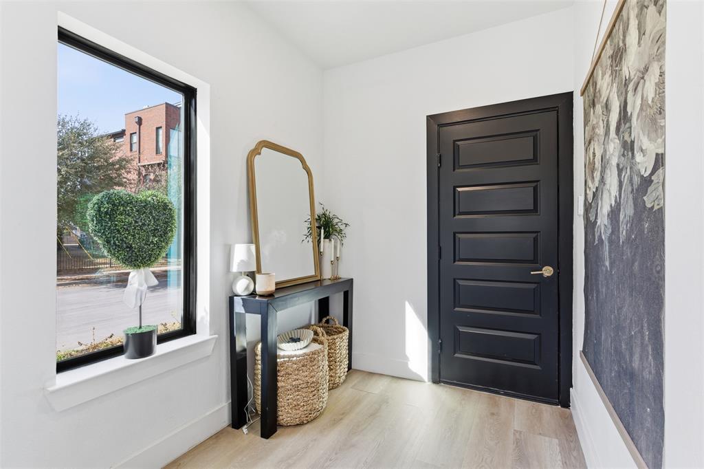 2844 Wingate Street Fort Worth, TX 76107 - Photo 4 of 35