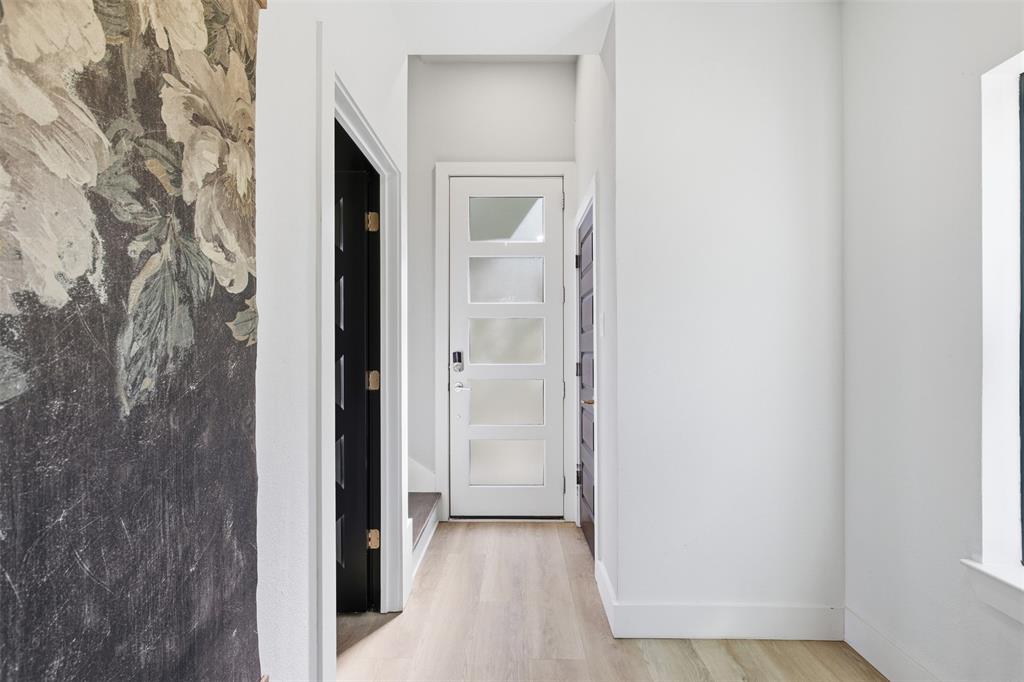 2844 Wingate Street Fort Worth, TX 76107 - Photo 5 of 35