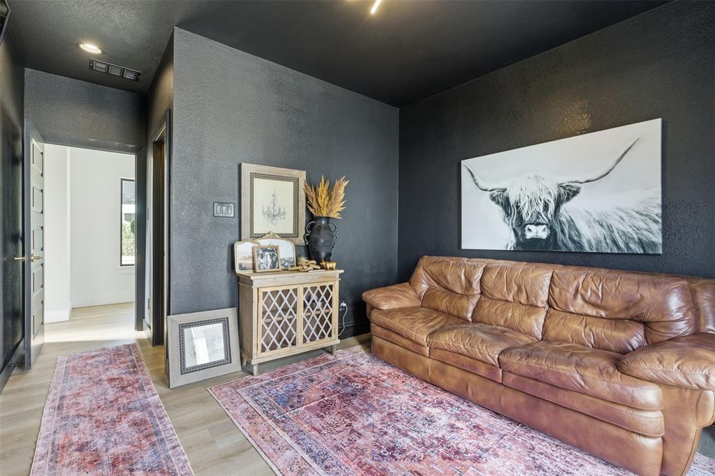 2844 Wingate Street Fort Worth, TX 76107 - Photo 7 of 35