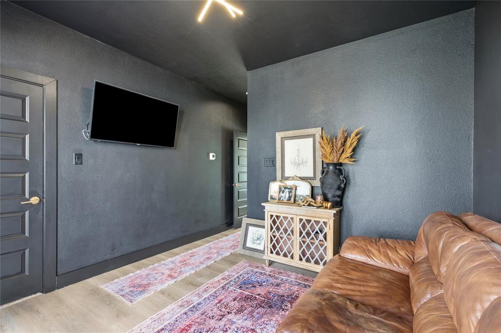 2844 Wingate Street Fort Worth, TX 76107 - Photo 8 of 35