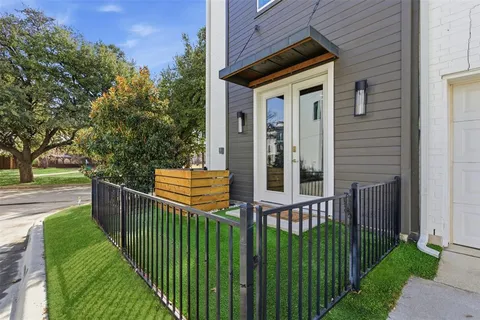 $599,000 | 2844 Wingate Street, Fort Worth, TX 76107