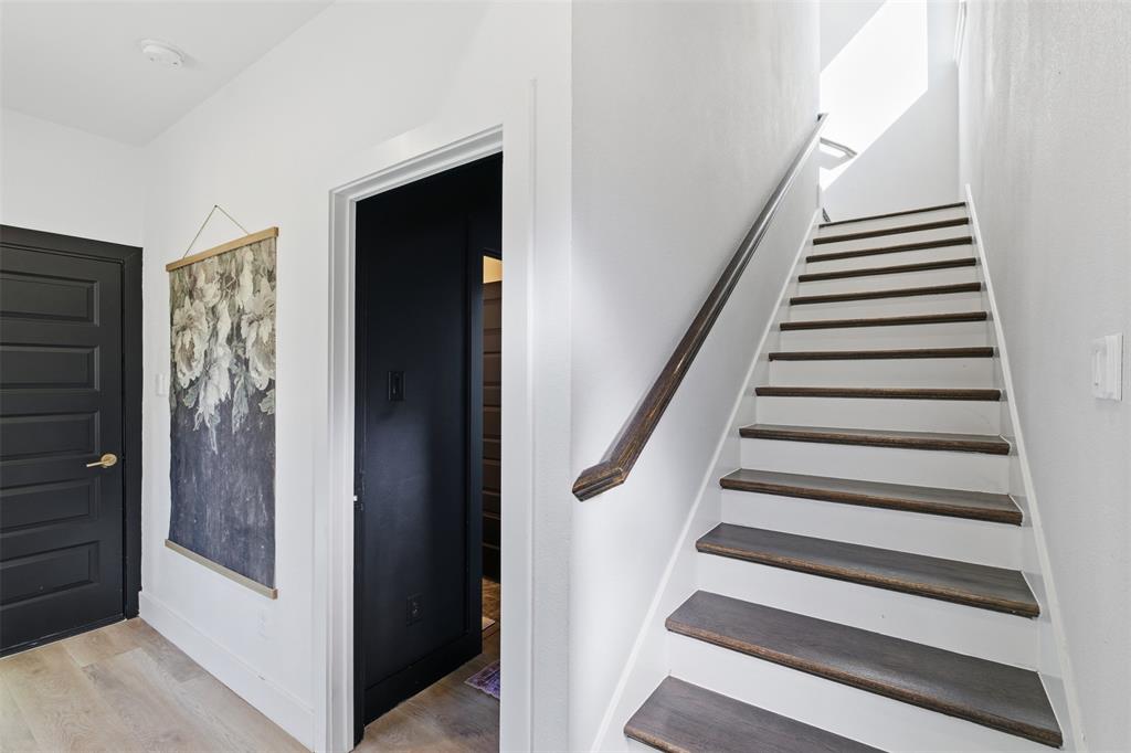 2844 Wingate Street Fort Worth, TX 76107 - Photo 10 of 35