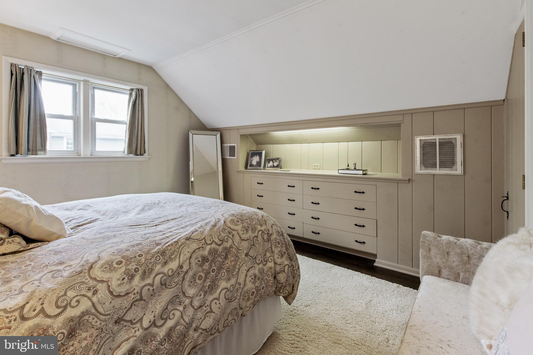 1025 Pleasure Road Lancaster, PA 17601 - Photo 24 of 33 Upper level bedroom 2