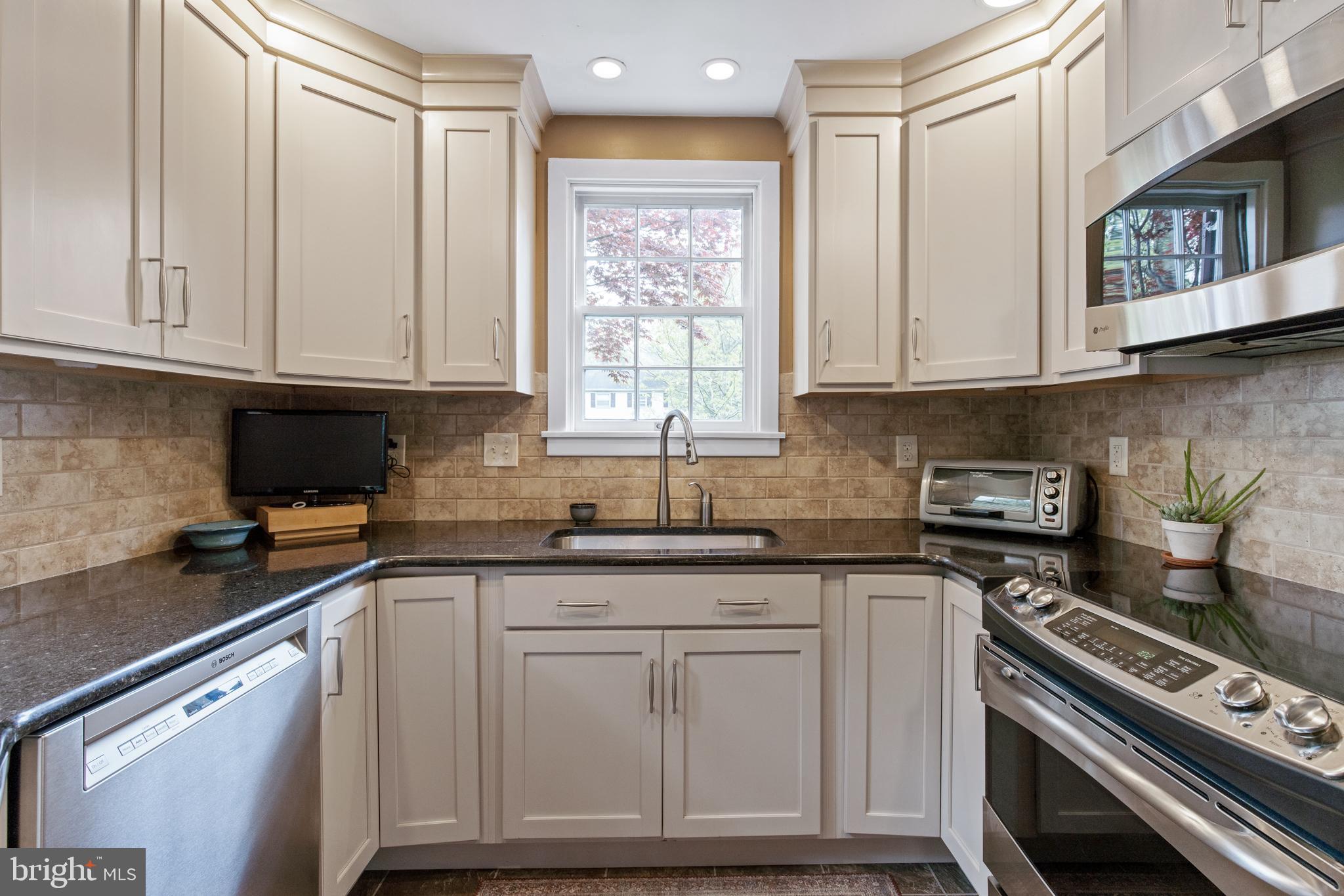 1025 Pleasure Road Lancaster, PA 17601 - Photo 8 of 33 Kitchen 2