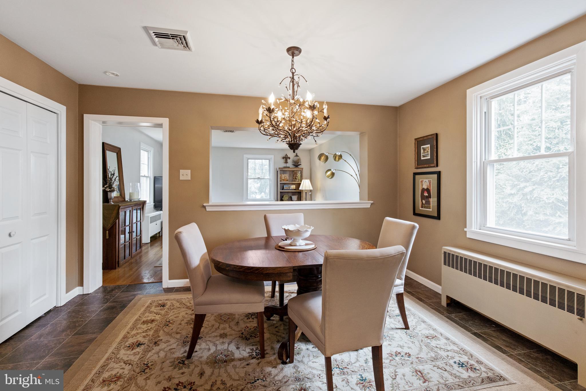 1025 Pleasure Road Lancaster, PA 17601 - Photo 9 of 33 Dining Area