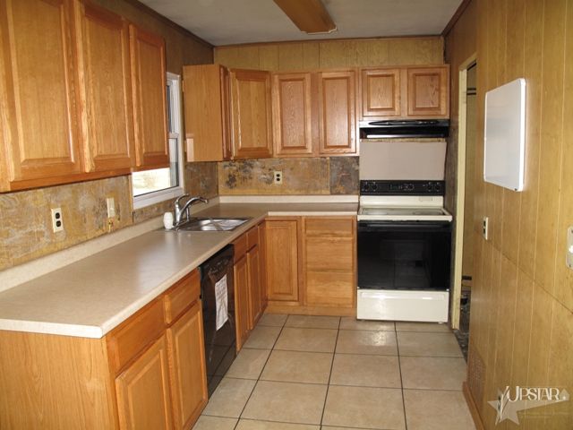 285 Park Decatur, IN 46733 - Photo 4 of 4