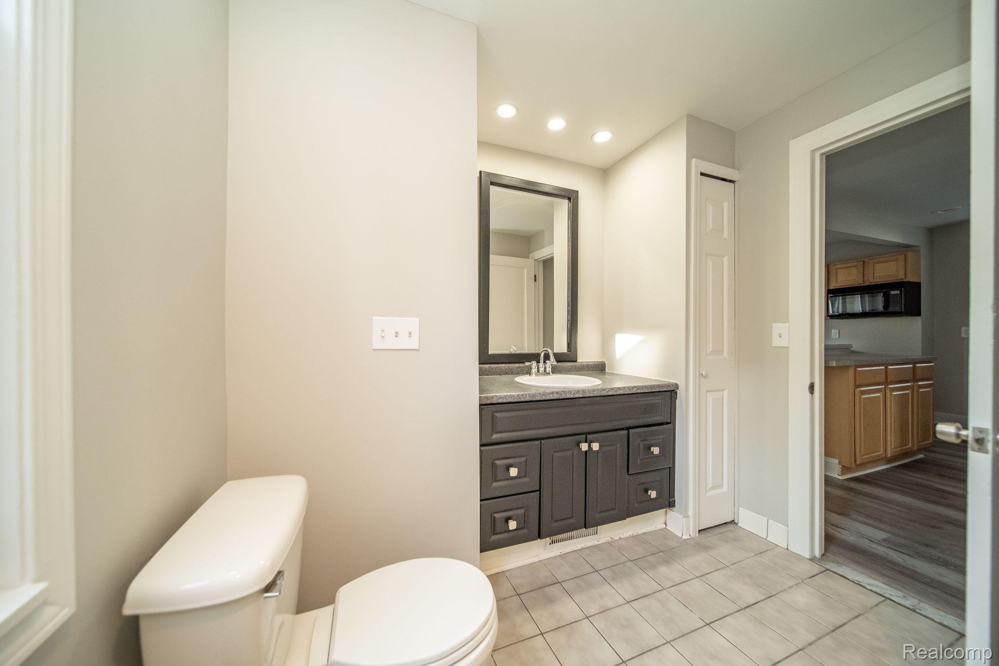 3221 Kenmore Road Berkley, MI 48072 - Photo 32 of 62 Gallery Image 32