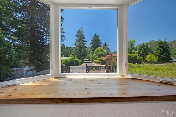 $930,000 | 14783-14785 Armstrong Woods Road, Guerneville, CA 95446