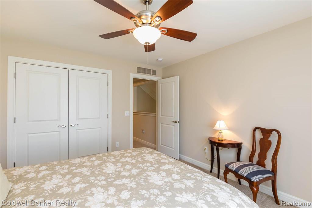4217 Oak Arbor Crest Court Rochester, MI 48306 - Photo 33 of 39