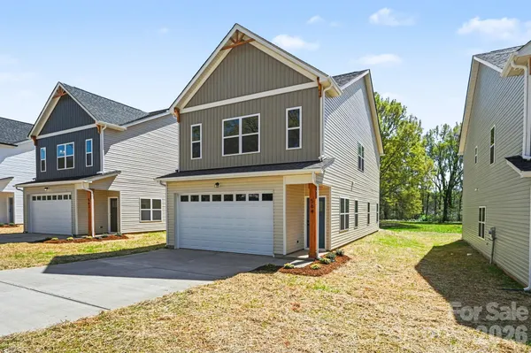 $395,000 | 564 West Wilson Avenue, Mooresville, NC 28115