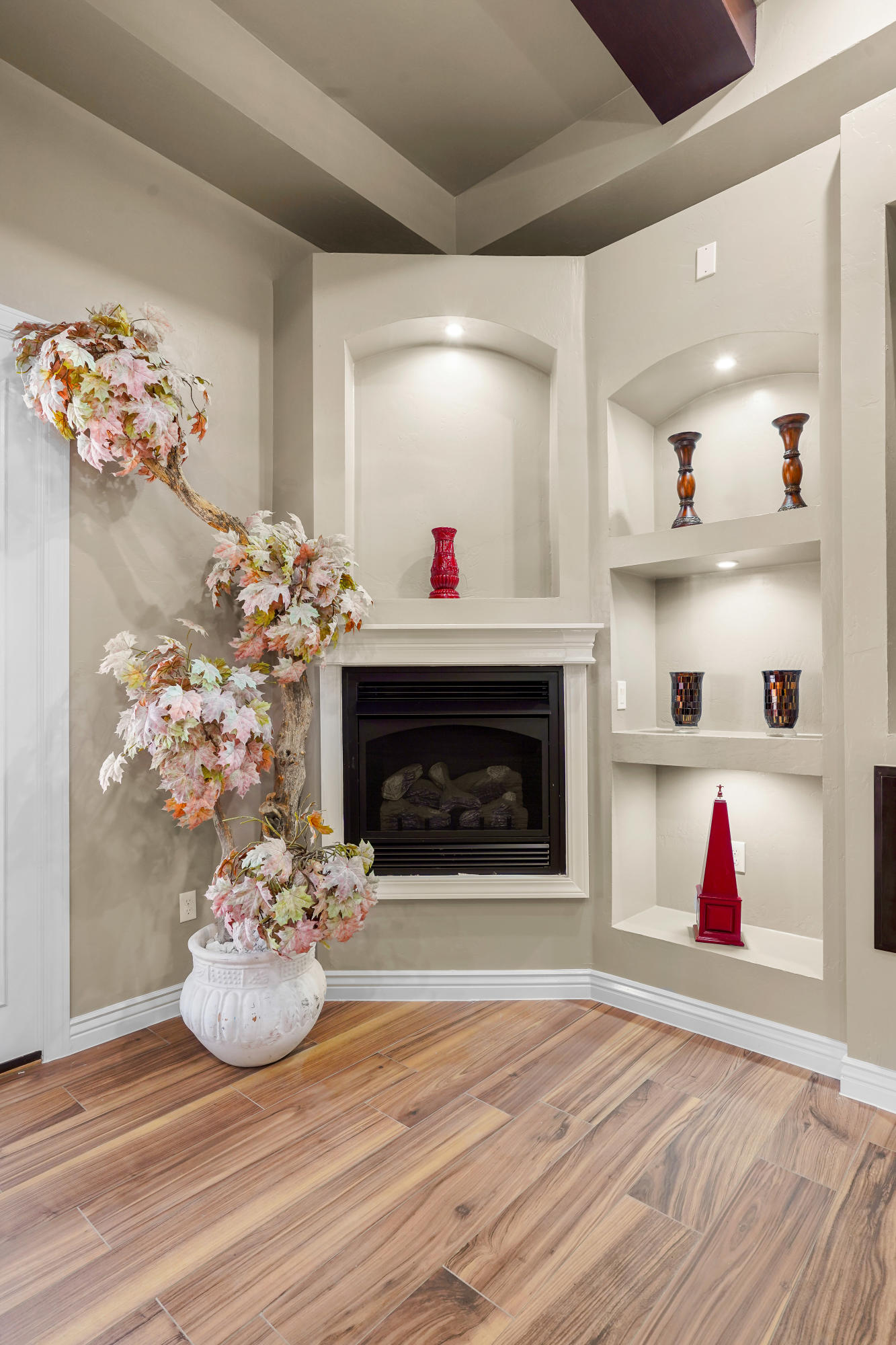 2425 Cesar Cordova Place El Paso, TX 79938 - Photo 17 of 62 2425 Cesar Cordova-14