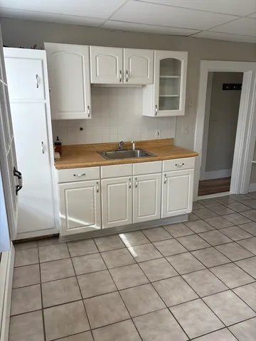 $1,900 | 33 Gorham Street, Unit B, Waltham, MA 02453