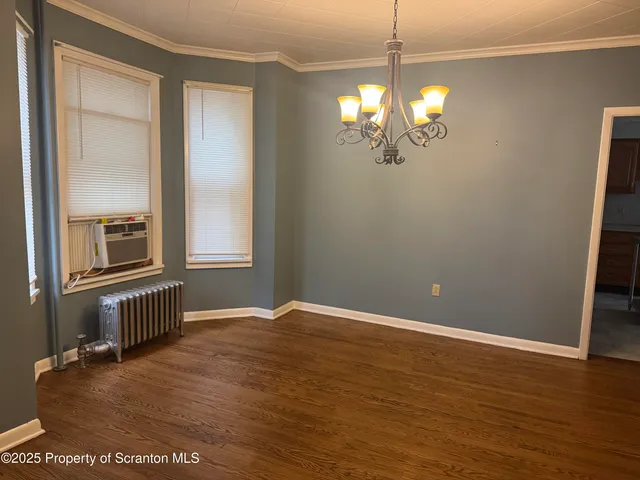 a view of empty room with window