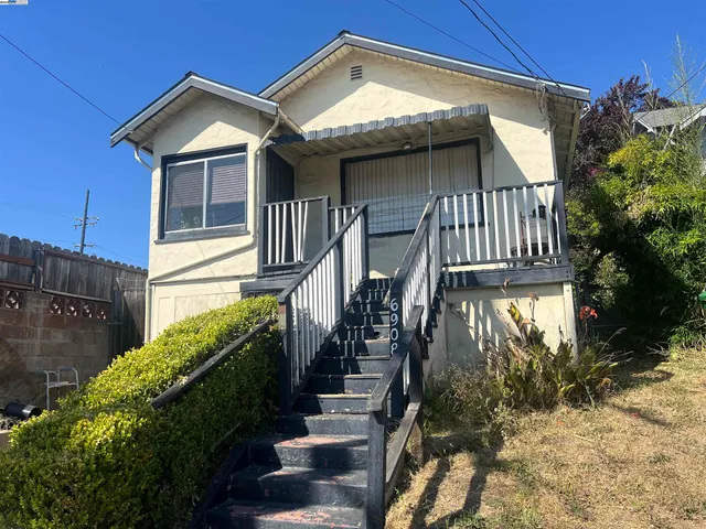 $399,000 | 6908 MacArthur Boulevard, Oakland, CA 94605