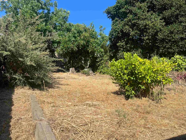 $399,000 | 6908 MacArthur Boulevard, Oakland, CA 94605