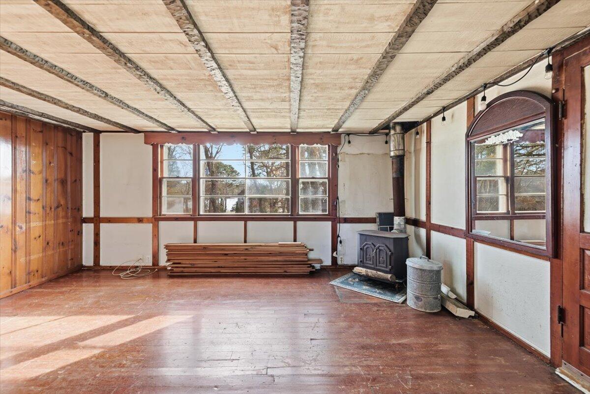 53 Carter's Bridge Road Plymouth, MA 02360 - Photo 7 of 30 a view of front door with furniture and a rug