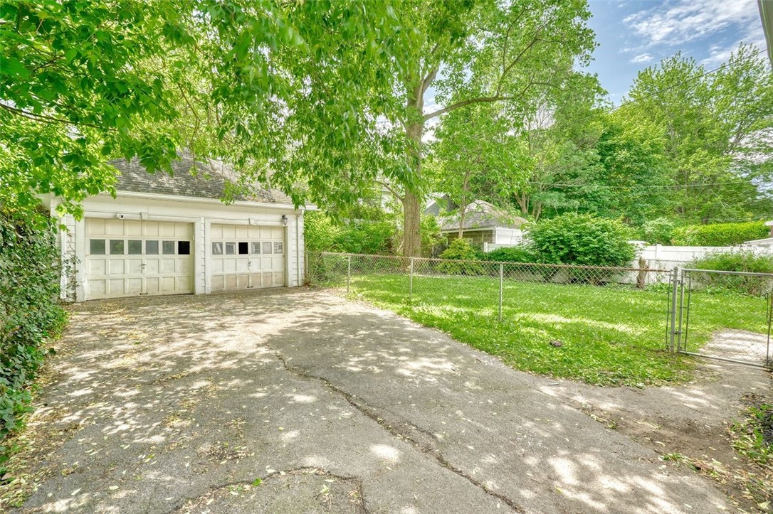 153 Seneca Parkway Rochester, NY 14613 - Photo 41 of 47