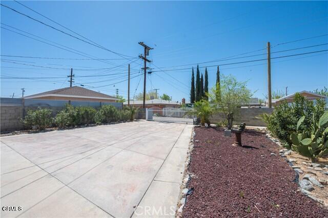 45027 Division Street Lancaster, CA 93535 - Photo 11 of 11 a view of a garden