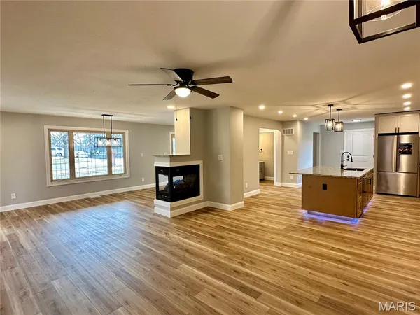 $499,900 | 203 Lakeside Drive, Bethalto, IL 62010