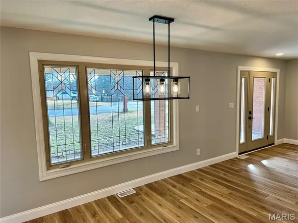 $499,900 | 203 Lakeside Drive, Bethalto, IL 62010