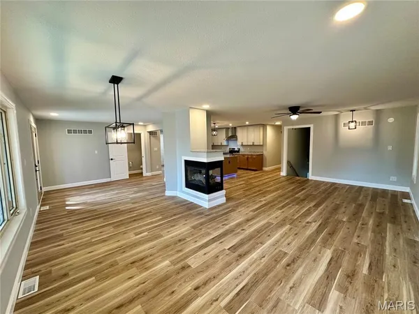 $499,900 | 203 Lakeside Drive, Bethalto, IL 62010