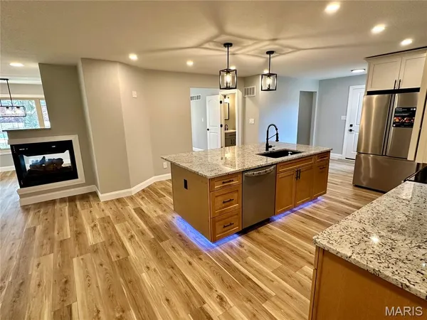 $499,900 | 203 Lakeside Drive, Bethalto, IL 62010