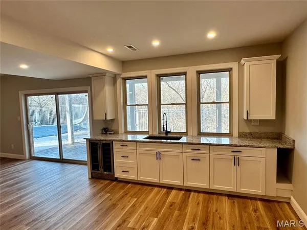 $499,900 | 203 Lakeside Drive, Bethalto, IL 62010