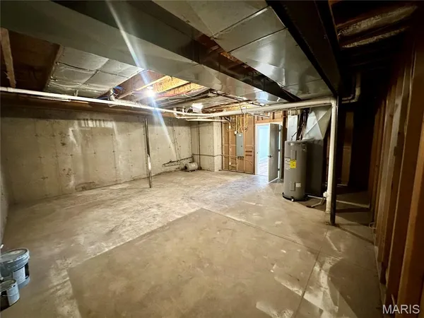 $499,900 | 203 Lakeside Drive, Bethalto, IL 62010