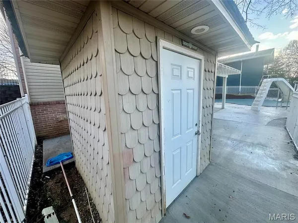 $499,900 | 203 Lakeside Drive, Bethalto, IL 62010