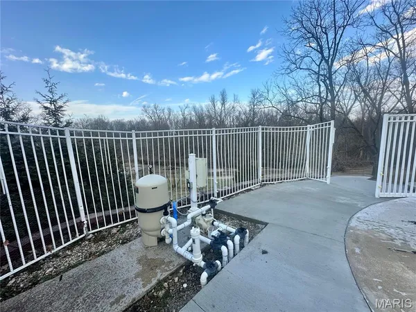 $499,900 | 203 Lakeside Drive, Bethalto, IL 62010