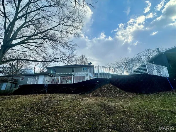 $499,900 | 203 Lakeside Drive, Bethalto, IL 62010