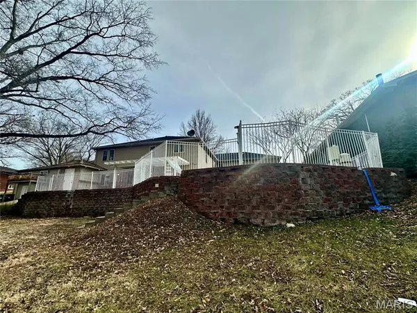 $499,900 | 203 Lakeside Drive, Bethalto, IL 62010