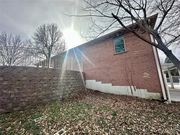 $499,900 | 203 Lakeside Drive, Bethalto, IL 62010