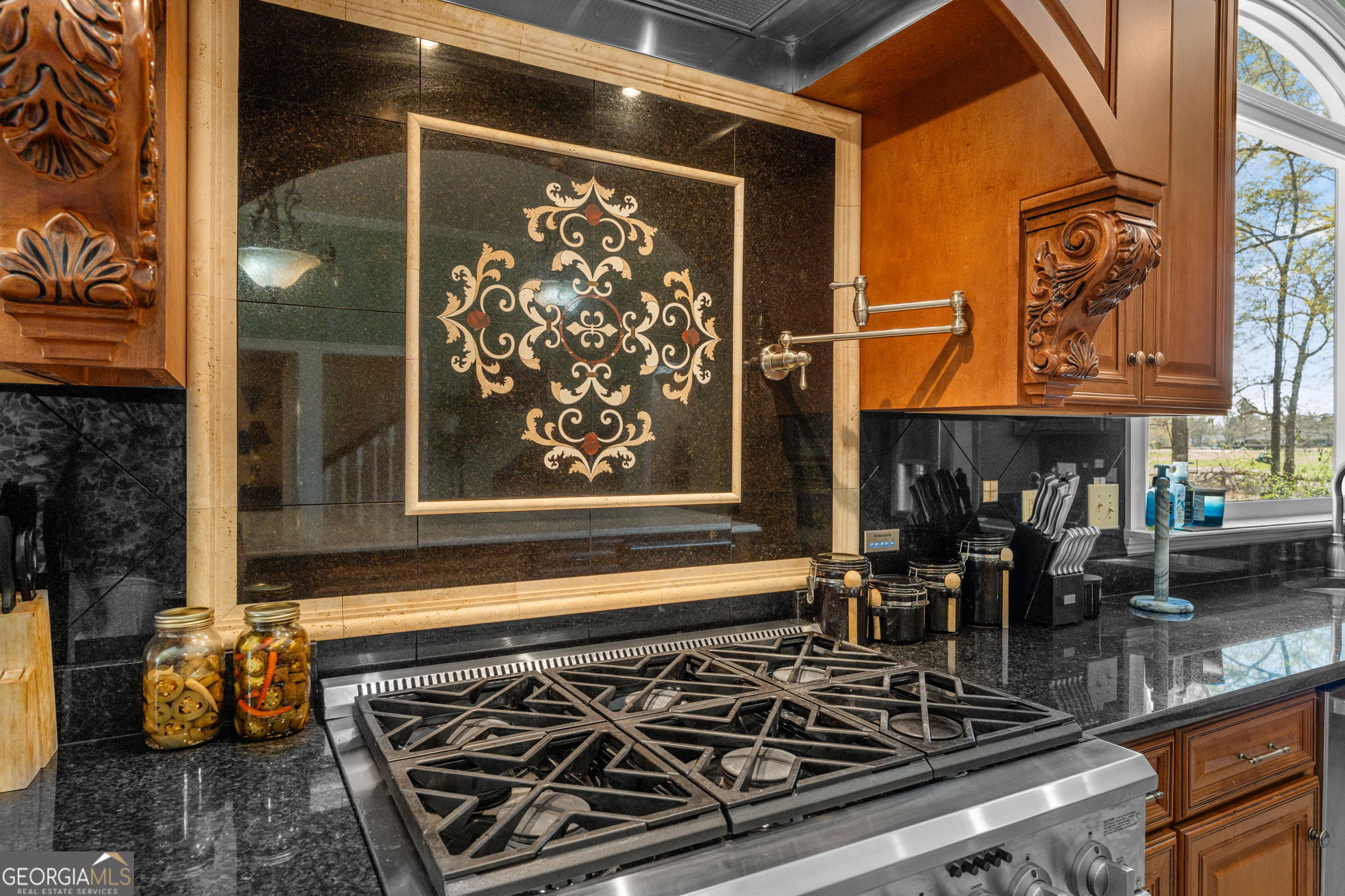 109 Crest Pointe Warner Robins, GA 31088 - Photo 24 of 86 a stove top oven sitting next to a window