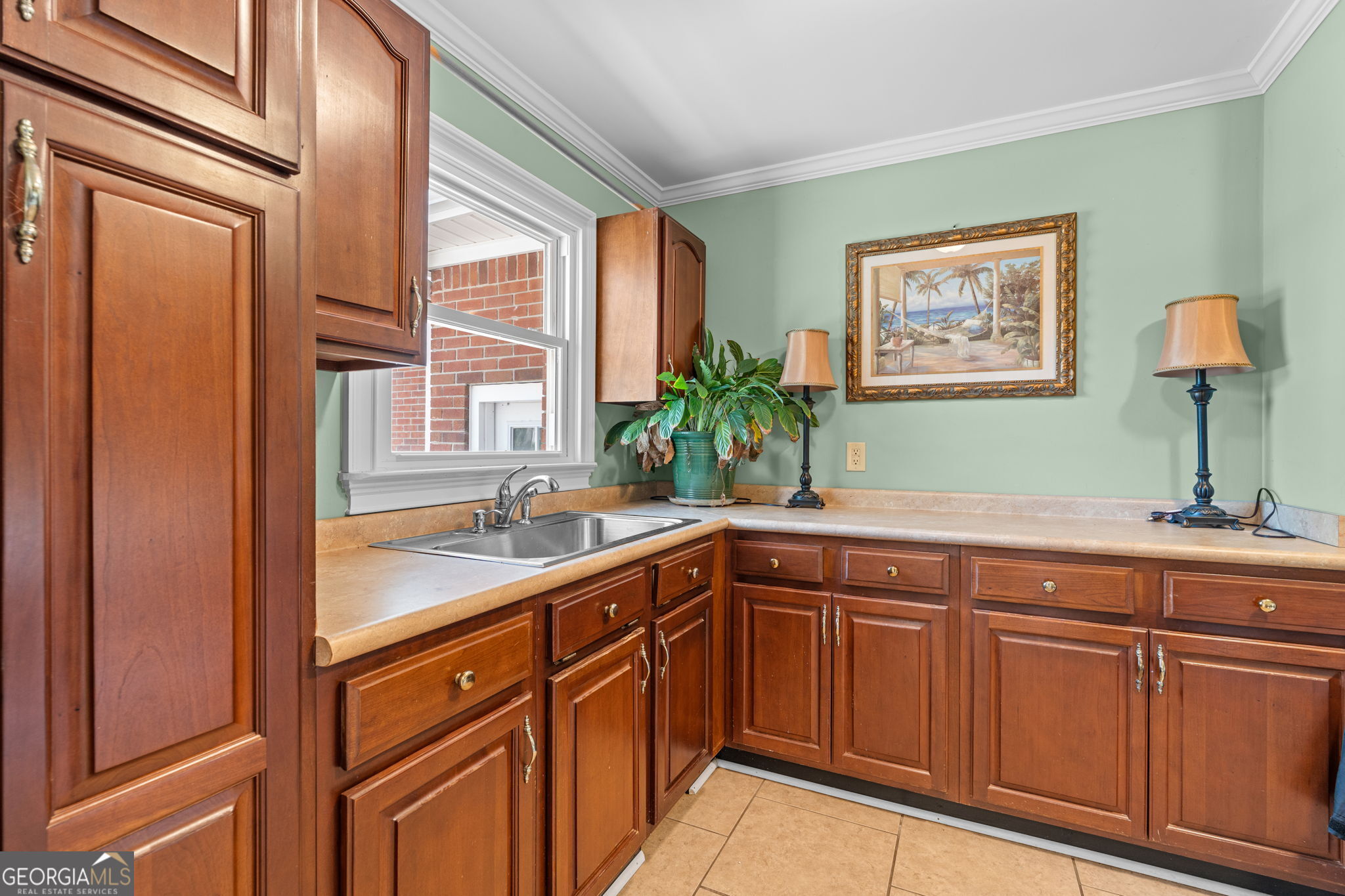 109 Crest Pointe Warner Robins, GA 31088 - Photo 29 of 86 a spacious bathroom with a sink and mirror