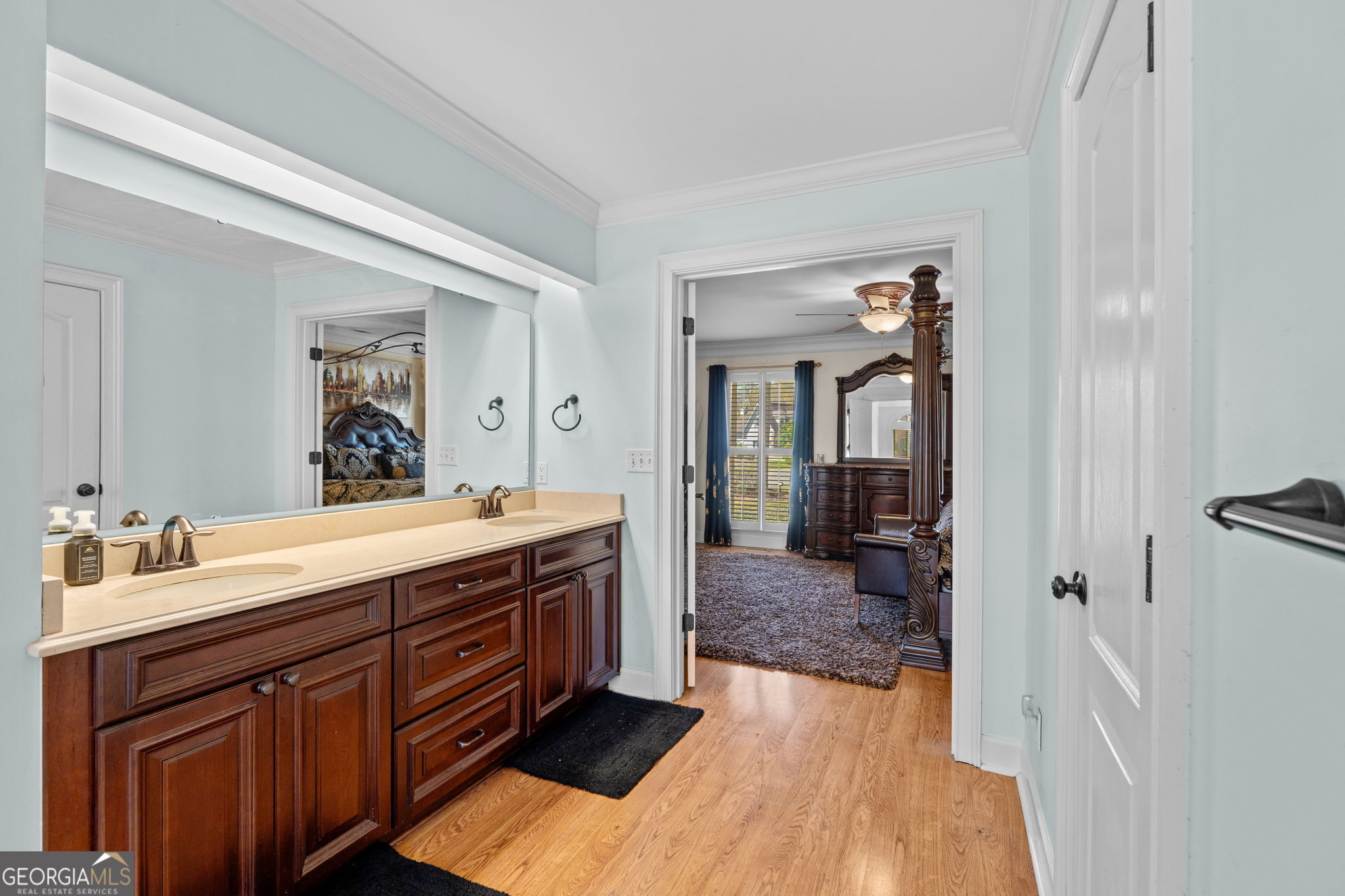 109 Crest Pointe Warner Robins, GA 31088 - Photo 37 of 86 a spacious bathroom with a double vanity sink and a mirror