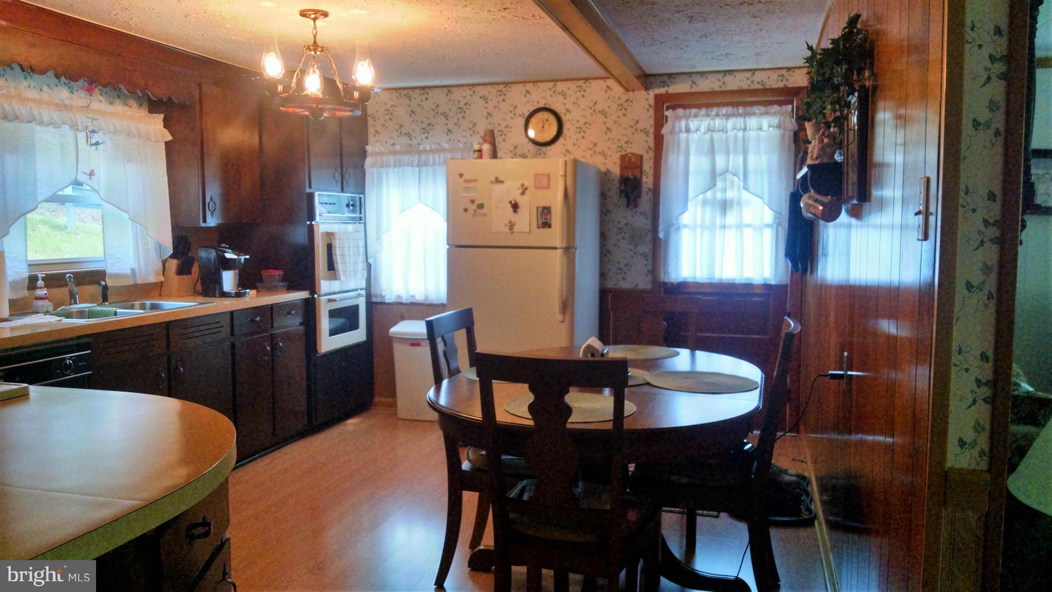 13808 Maple Ridge Hancock, MD 21750 - Photo 11 of 27 Kitchen