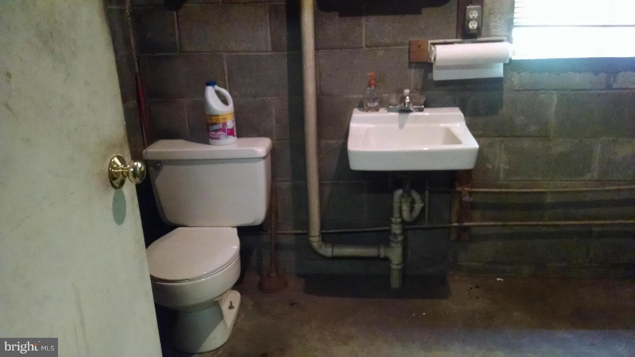 13808 Maple Ridge Hancock, MD 21750 - Photo 21 of 27 Garage bathroom