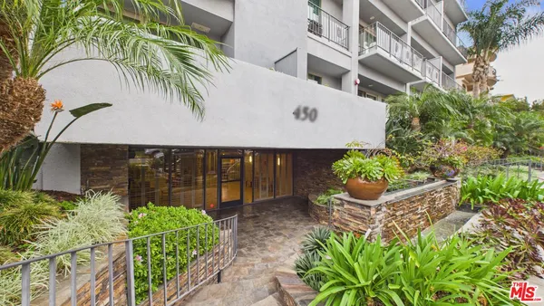 $1,099,000 | 450 South Maple Drive, Unit 403, Beverly Hills, CA 90212