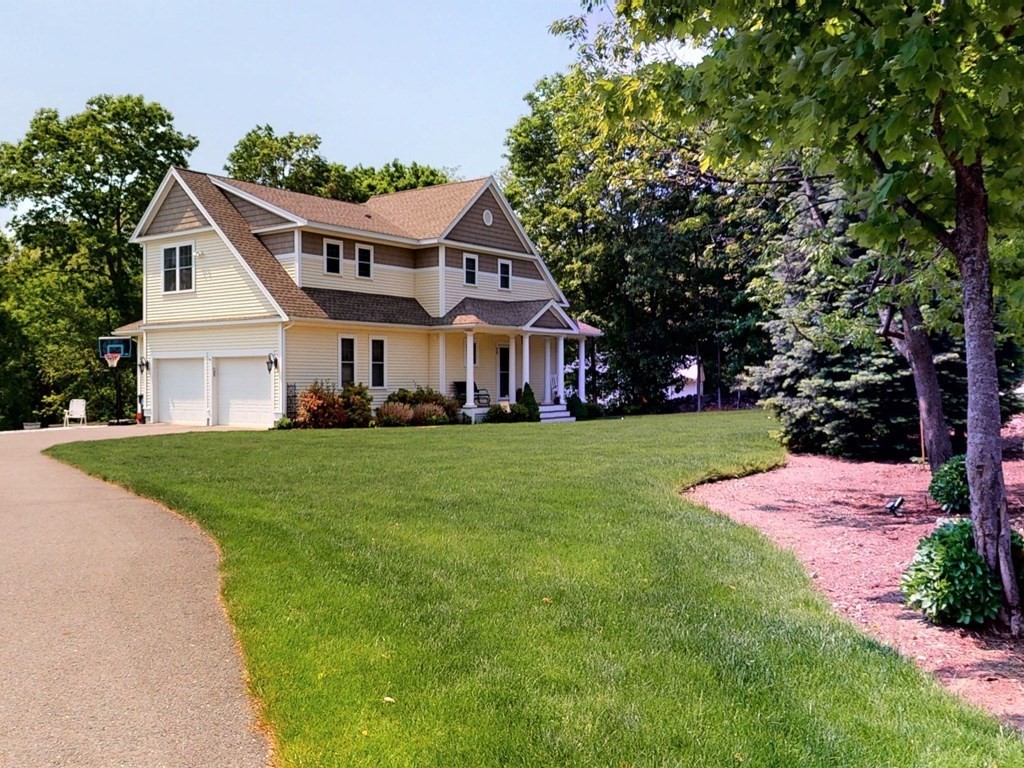 75 Framingham Road Marlborough, MA 01752 - Photo 3 of 40 Gallery Image 3